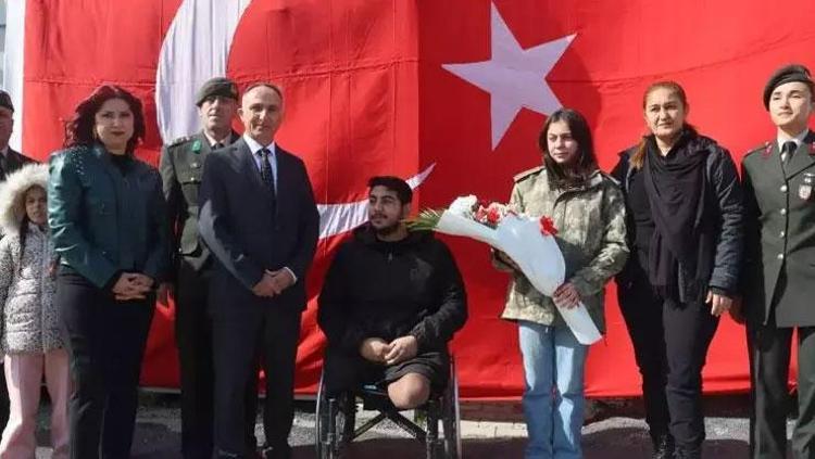 Depremzede Beliz, 3 yıldır sakladığı emanetin sahibi albayla buluştu: Gözyaşları sel oldu