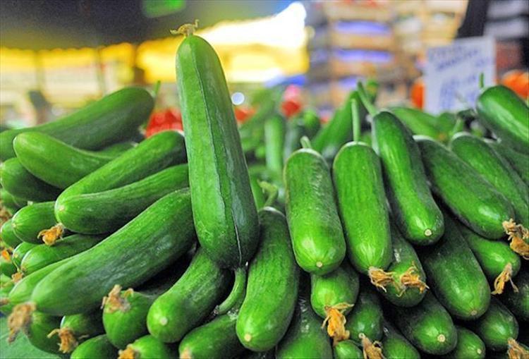 Domates ve salatalıktaki görünmez tehlike Sadece suyla yıkamak yetmiyormuş