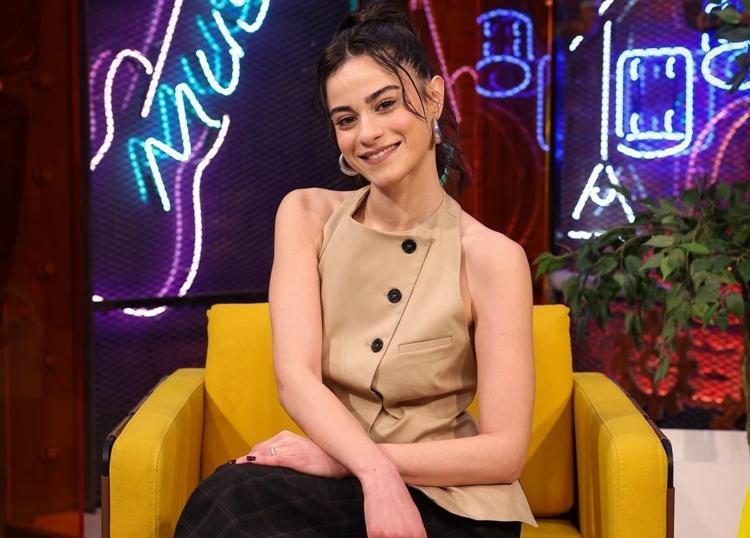 Güller ve Günahların zor kadını Sedefin maskesi aralanıyor