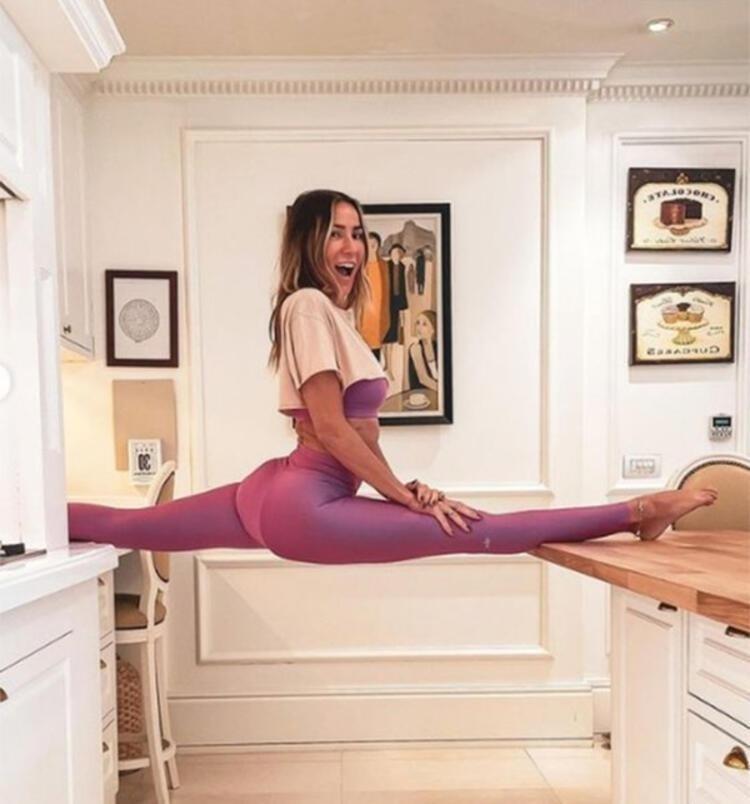 Zeynep Tokuştan yoga şov Sopasıyla herkese meydan okudu
