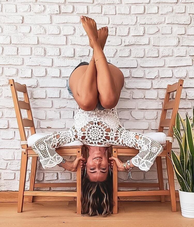 Zeynep Tokuştan yoga şov Sopasıyla herkese meydan okudu