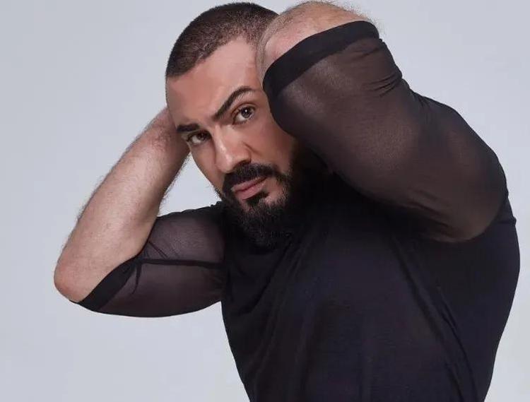 Sokak ortasında şarkı söyleyen Rober Hatemoyu görenler inanamadı