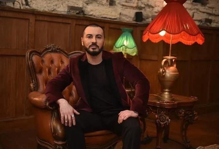 Sokak ortasında şarkı söyleyen Rober Hatemoyu görenler inanamadı