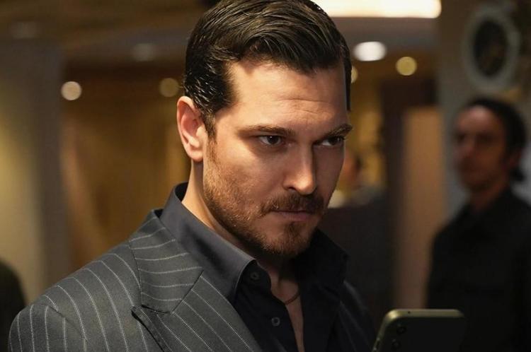 Çağatay Ulusoy kız isteme töreninde Görüntüleri olay oldu