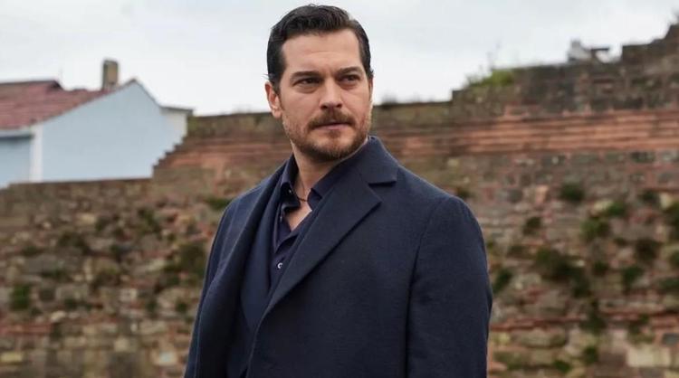Çağatay Ulusoy kız isteme töreninde Görüntüleri olay oldu