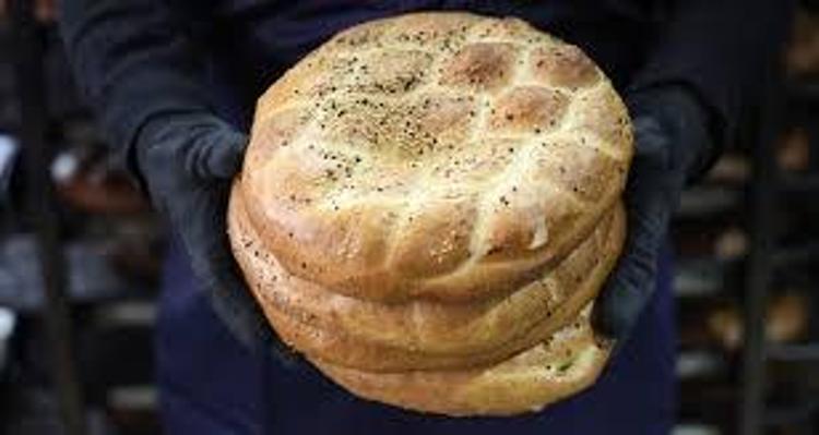 Dumanı üstünde Ramazan pidesi tarifi Evde Ramazan pidesi nasıl yapılır