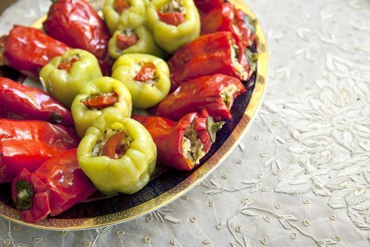 ZEYTİNYAĞLI BİBER DOLMASI TARİFİ
