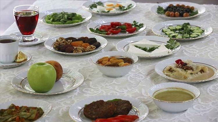 TAVADA PEYNİRLİ YUMURTA
