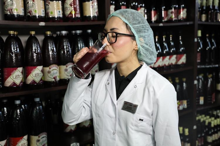 Adananın şifalı lezzeti Avrupa yolunda Faydalarını duyan bardak bardak içiyor, hastalıklara kalkan oluyor