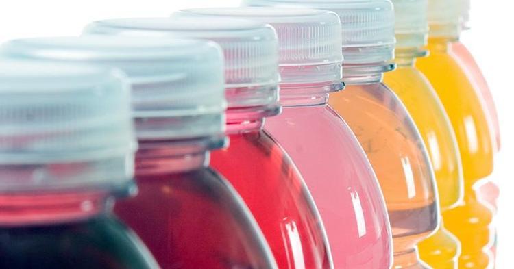 Dünyanın en zararlı içeceği İnsan ömrünü kısaltıyor: Kalp krizi, damar tıkanıklığı ve şekere neden oluyor