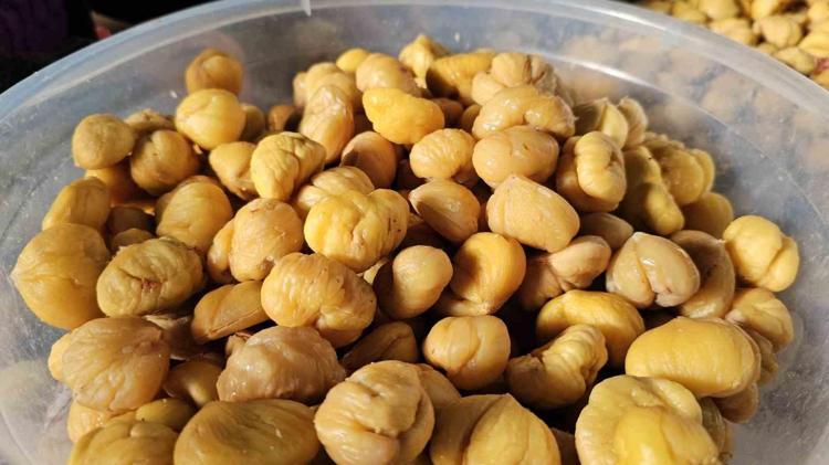 Ramazan’da tatlı tercihi değişiyor Bursanın geleneksel lezzeti kilo kilo satılıyor, şeker ihtiyacını anında gideriyor