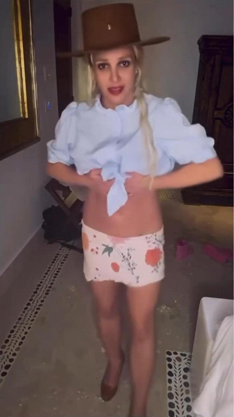 Britney Spears’tan 200 milyon dolarlık imza Tüm şarkılarını sattı