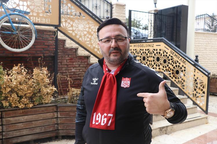 Sevgililer Gününde gerçek aşkını seçti Eşini ardında bırakıp ona koştu