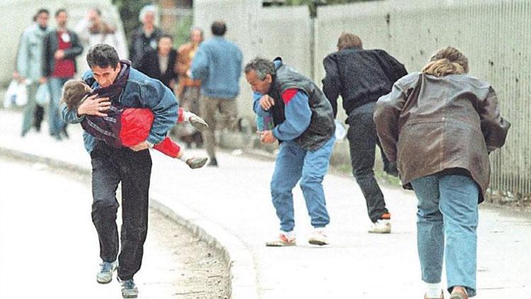 Gündüz katliam, gece parti Uluslararası insan safarisi skandalı