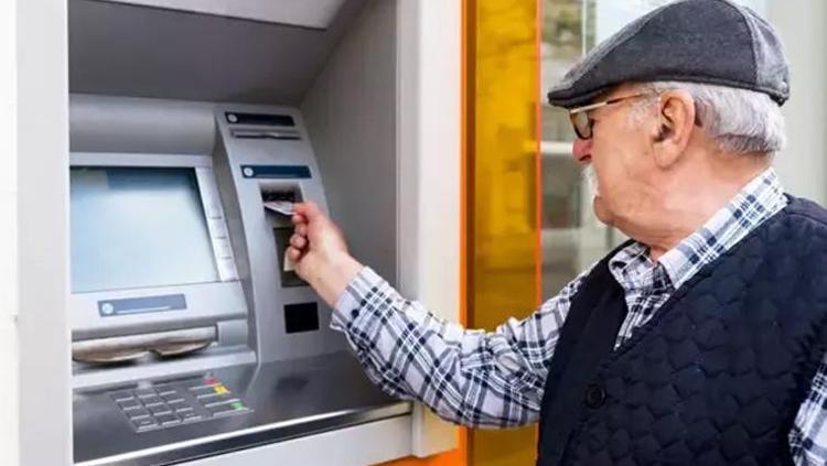 Promosyon için yarış kızıştı Bir banka emeklilere 90.000 TLlik avantaj sunuyor