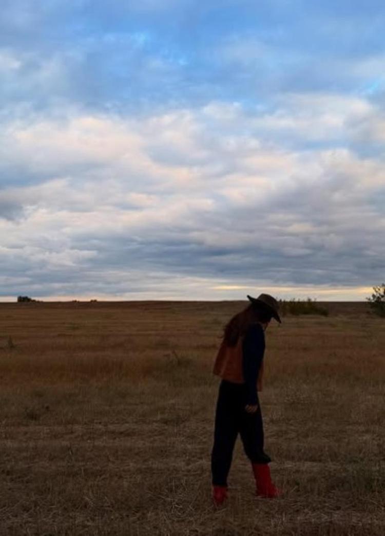 Kural bozdular Çağatay Ulusoy ve Aslıhan Malboradan aşk pozu