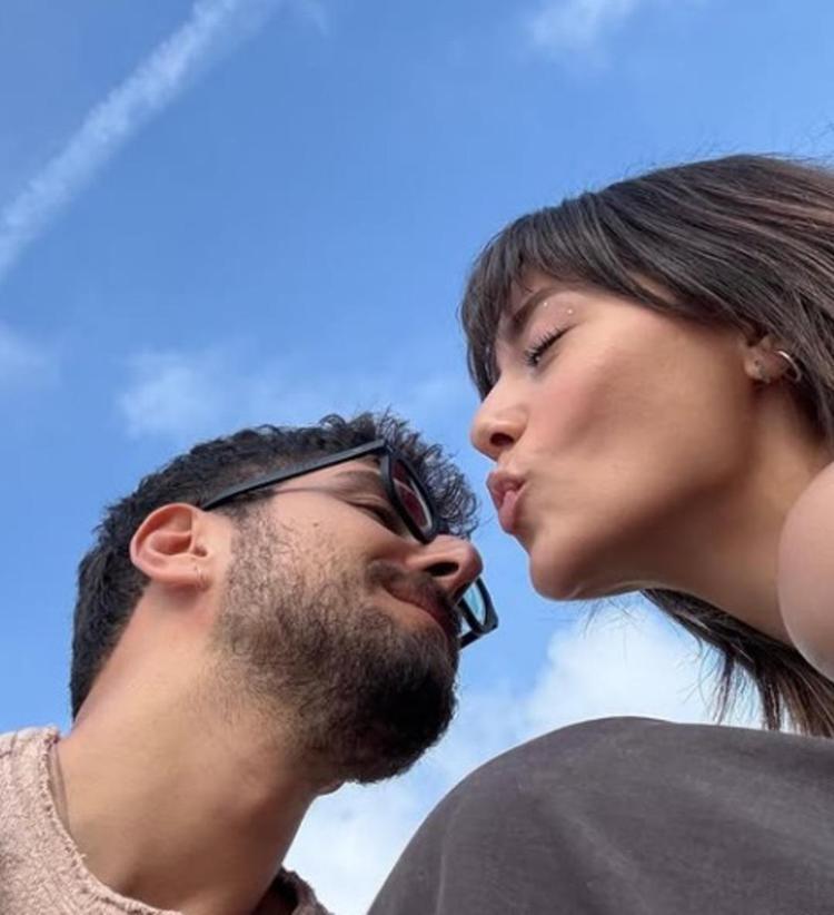 Sıla Türkoğlu ve Ata Ayyıldız evleniyor Sosyal medya ünlü çiftin soyadına dikkat çekti