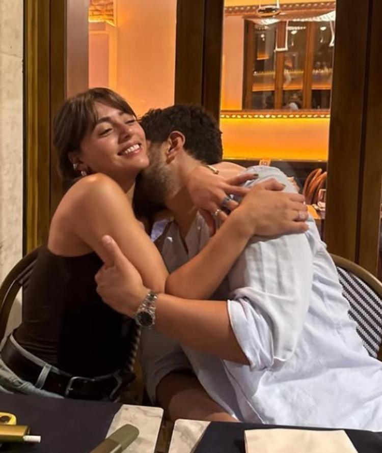 Sıla Türkoğlu ve Ata Ayyıldız evleniyor Sosyal medya ünlü çiftin soyadına dikkat çekti