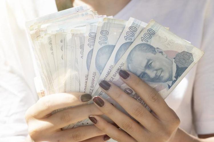 Emekli, dul, yetim ve 65 yaş aylığı alanlara bayram müjdesi İkramiyede 3 kritik senaryo