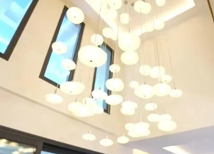 İzzet Yıldızhan süper lüks villasının kapılarını ilk kez açtı İşte havuzlu malikânesi