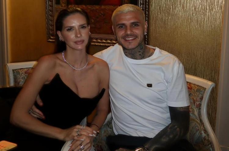 Mauro Icardi yeni yaşını kutladı Pastadaki yazı dikkat çekti