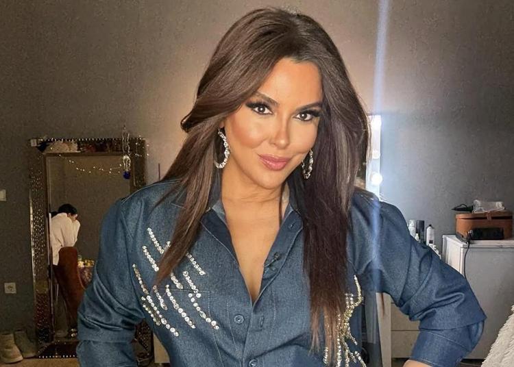 Anne ve babasının mezarını ziyaret etti Aslı Hünelden duygulandıran paylaşım