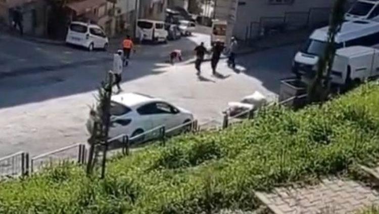 İstanbulda sokakta çifte dehşet Davulcular birbirine girdi, işçiler sopalarla dövüldü