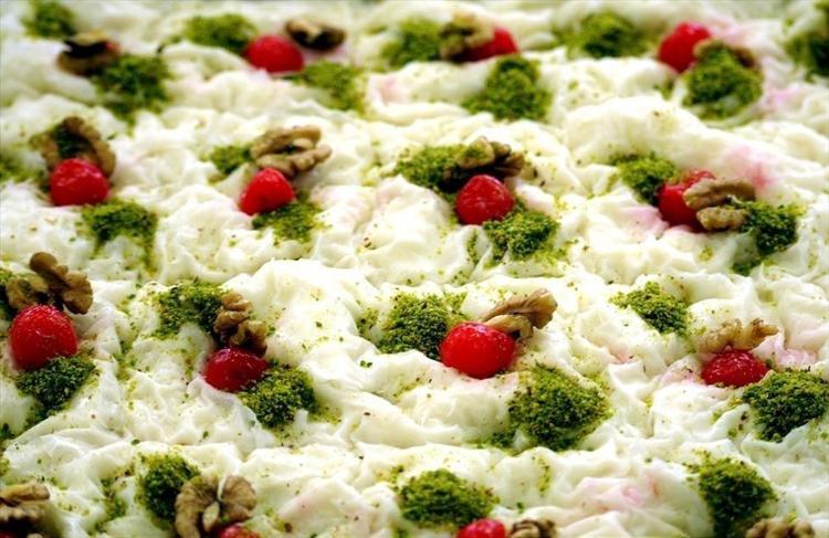 YAPRAKLARIN DİZİLİMİ: PARLAK TARAF ÜSTE
