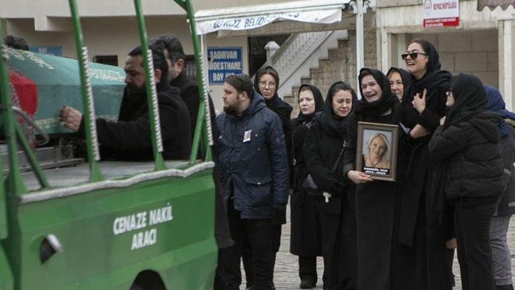 Arka Sokaklarda bir anons, bin gözyaşı