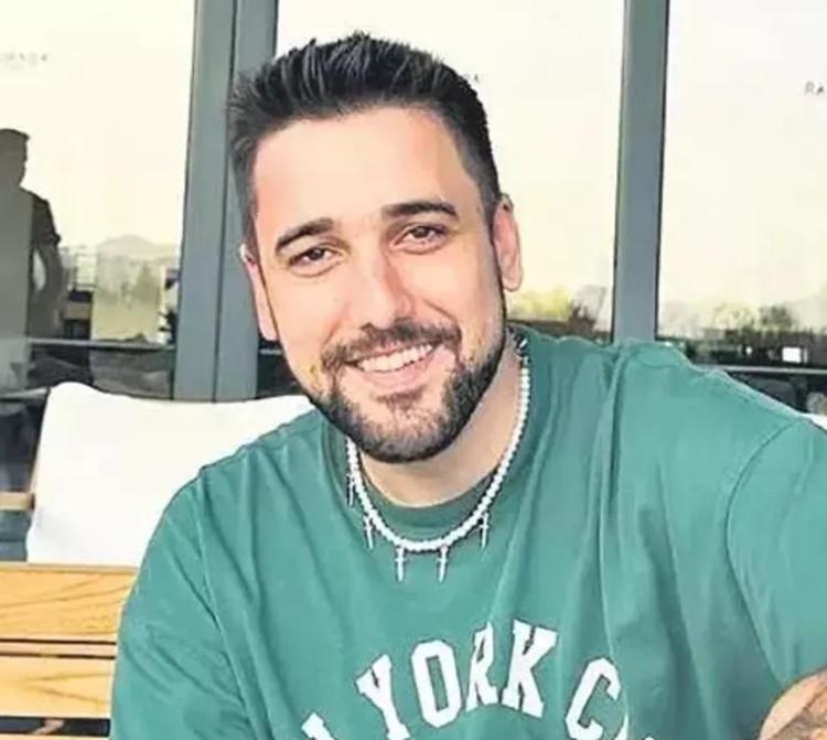 YENİ AŞKA YELKEN AÇTI