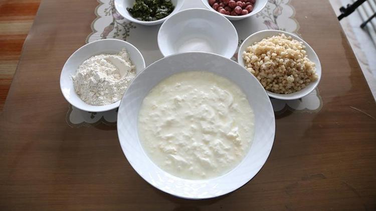 Yoğurt yaparken maya yerine bunu kullanın Kıvamını artırıyor, yoğurdun ekşimeden taş gibi kalmasını sağlıyor