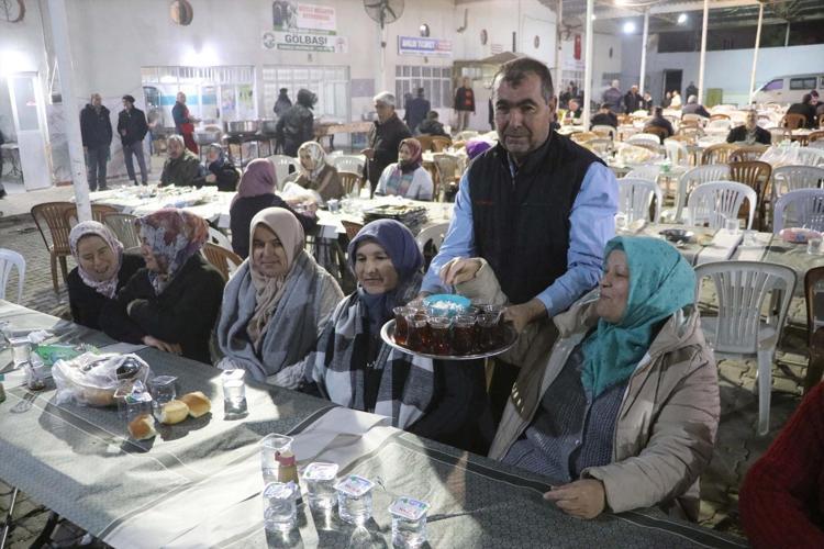 Tüm Türkiye bu mahalleyi konuşuyor İftarda ocak başında erkekler var: Kadınlar ne pişireceğim diye düşünmüyor
