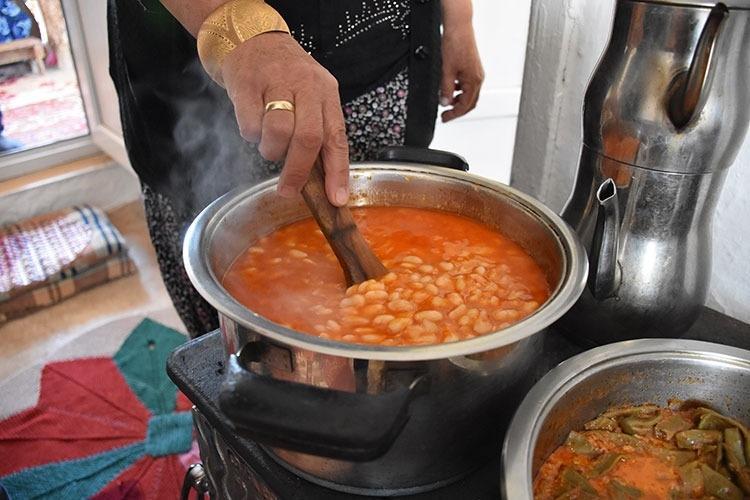 KLASİK BİR TENCERE DE İŞ GÖRÜR AMA SÜRE UZAR