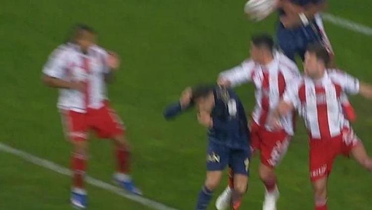 FENERBAHÇENİN PENALTI BEKLEDİĞİ POZİSYONDA DEVAM KARARI DOĞRU MU