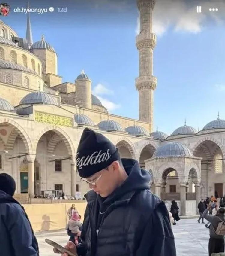 SULTANAHMET CAMİİNİ ZİYARET ETTİ