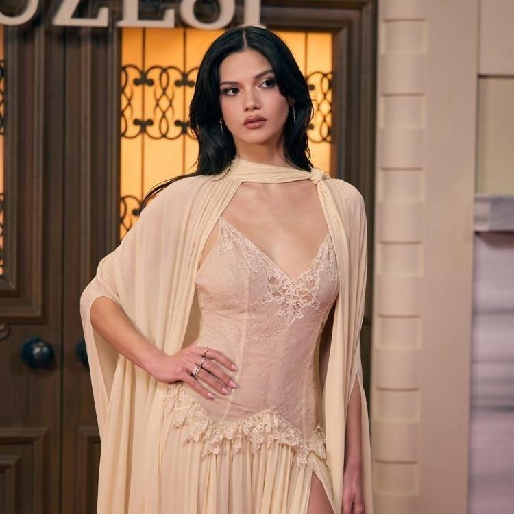 Masumiyet Müzesinin Füsunu Eylül Lize Kandemir’den Demet Akalın’ın iç çamaşırı eleştirisine yanıt