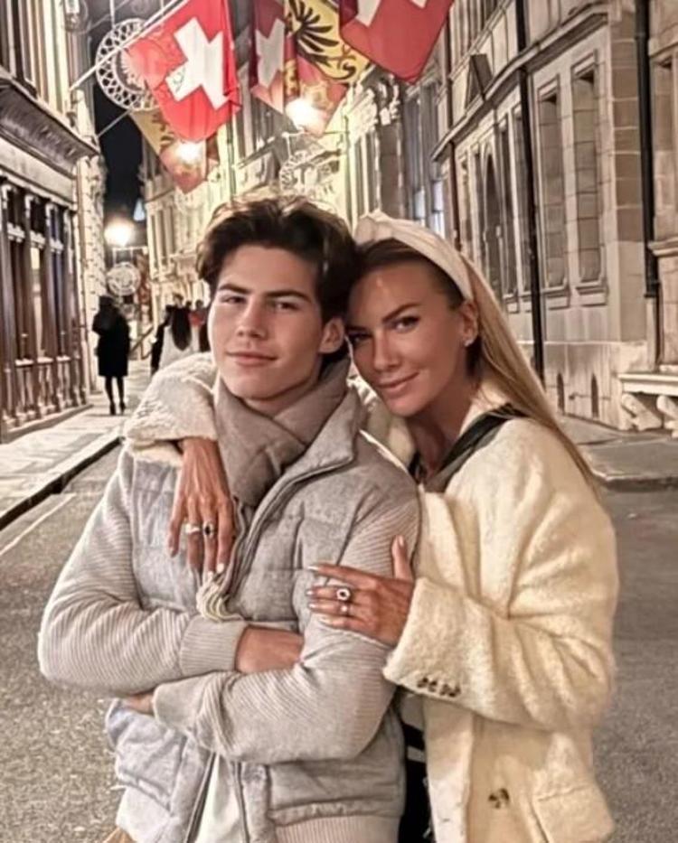 BİR AN ÖNCE TÜRKİYEYE GELMEK İSTİYORUZ