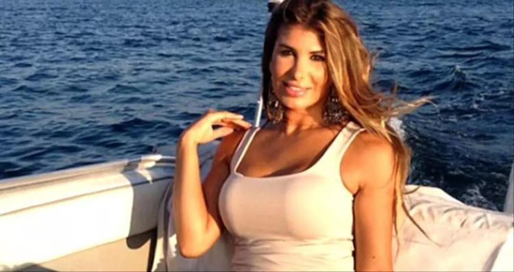 Ünlü şarkıcı Hatice cam silerken herkesi korkuttu Tehlikeli anlar