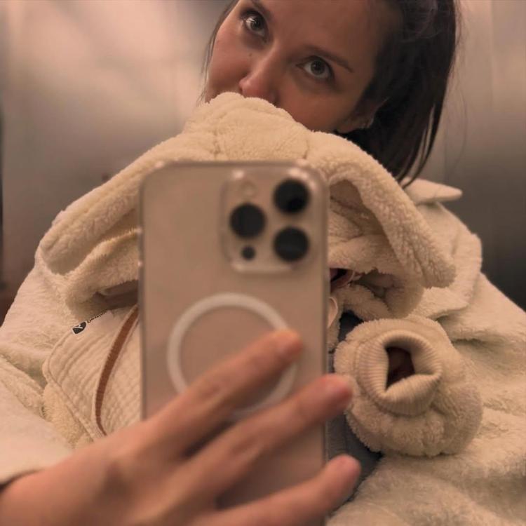 MİNİK KIZIYLA FOTOĞRAFLAR PAYLAŞTI