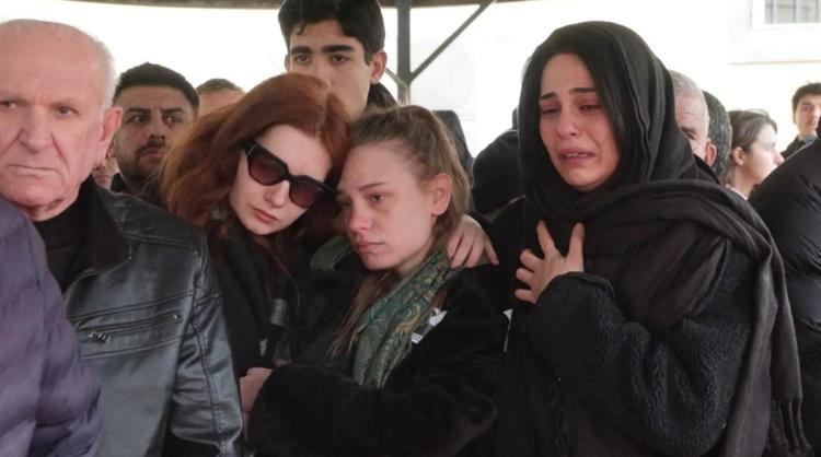 ÜNLÜ İSİMLER CENAZEYE KATILDI