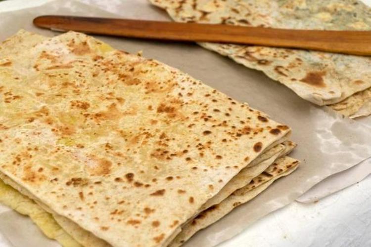 Mayasız pratik gözleme tarifi Kat kat ve yumuşacık oluyor, 10 dakikada hazır