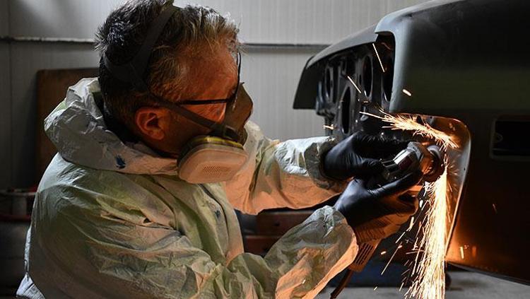 Hurda otomobilleri milyonluk servete dönüştürüyor Yılda sadece 3 adet üretiyor