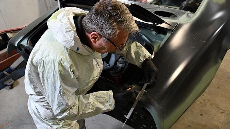 Hurda otomobilleri milyonluk servete dönüştürüyor Yılda sadece 3 adet üretiyor