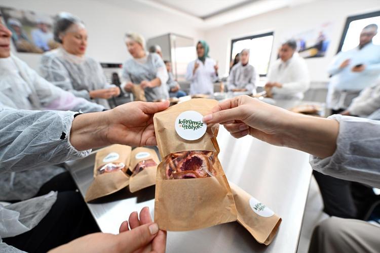 Kurutularak 12 ay tüketilebilir hâle getiriliyor Coğrafi işaretli lezzet kadın emeğiyle geleceğe taşınıyor