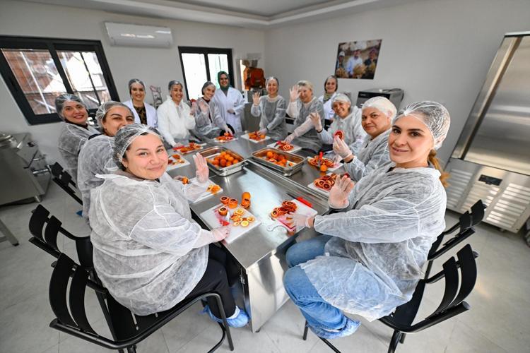 ATÖLYE ALANINDA, ÜRETİME YÖNELİK GENİŞ BİR TEKNİK ALTYAPI BULUNUYOR