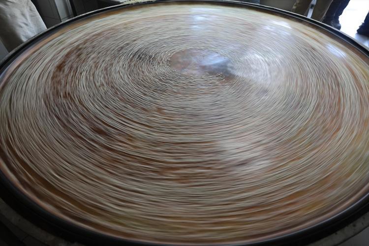 Tam 45 yıldır aynı ocakta yapılıyor Ramazan ayının en ucuz tatlısı için kilosu 180 TLden kapış kapış satılıyor