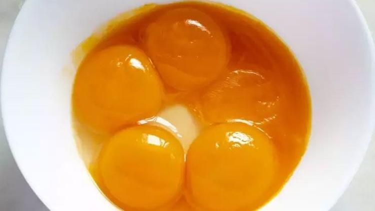 Köfte harcındaki kritik detay Yumurtanın beyazı mı yoksa sarısı mı konur