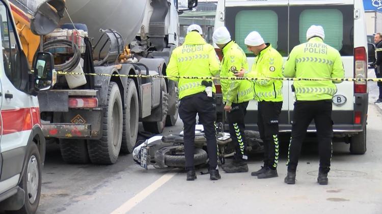 Feci kaza Önce minibüse çarptı, sonra beton mikserinin altında kaldı