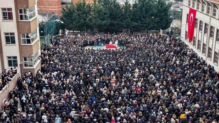 OKULDAKİ TÖREN HAVADAN GÖRÜNTÜLENDİ