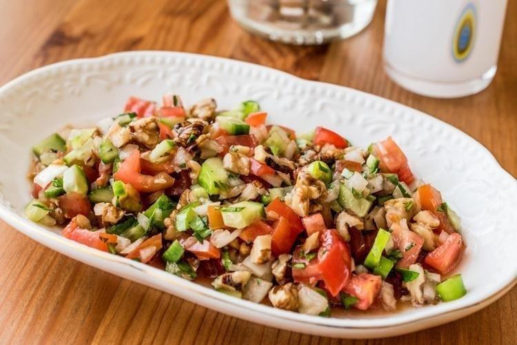 GAVURDAĞI SALATASI TARİFİ